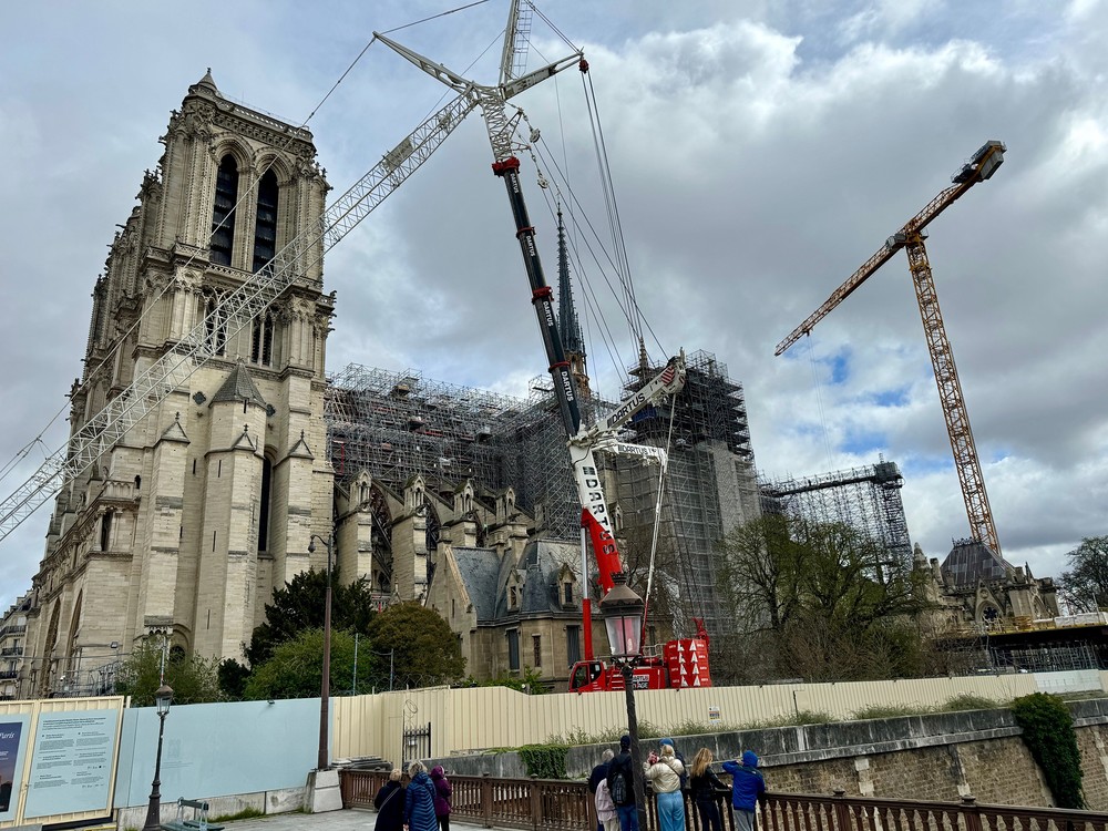 Kathedrale Notre-Dame de Paris mit Baukränen / Kathpress / Till Schönwälder Auch die Pummerin läutet zur Wiedereröffnung von Notre-Dame