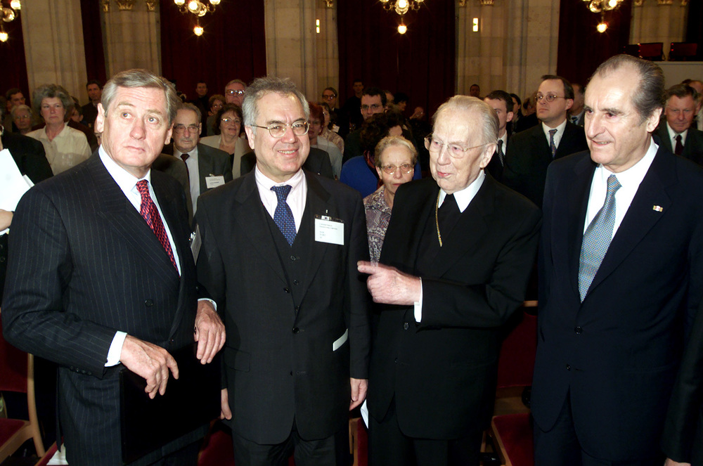 V. li.: Hannes androsch, Bassam Tibi, Kardinal Franz König, Thomas Klestil; Herzl-Symposion, Wien, 13.3.2000 / kathbild.at / Franz Josef Rupprecht V. li.: Hannes androsch, Bassam Tibi, Kardinal Franz König, Thomas Klestil; Herzl-Symposion, Wien, 13.3.2000